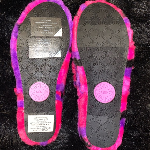 •| UGG FLUFF PLAID PINK SLIDES |• - Picture 6 of 6